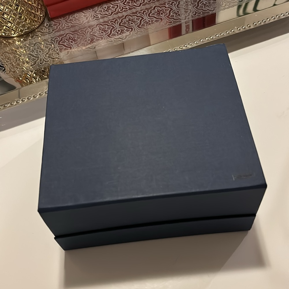 L’Occitane empty box - Picture 2 of 3